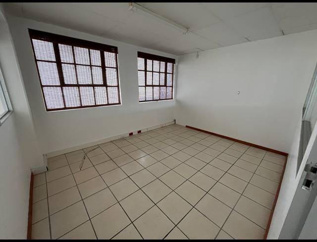 183M² OFFICE TO LET IN PAARDEN EILAND